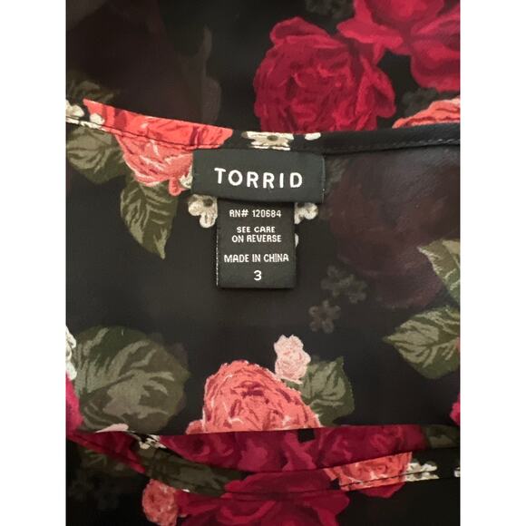 Torrid Pullover Sheer Black with Floral Top Shark Bite Hem Size 3 - Picture 5 of 5